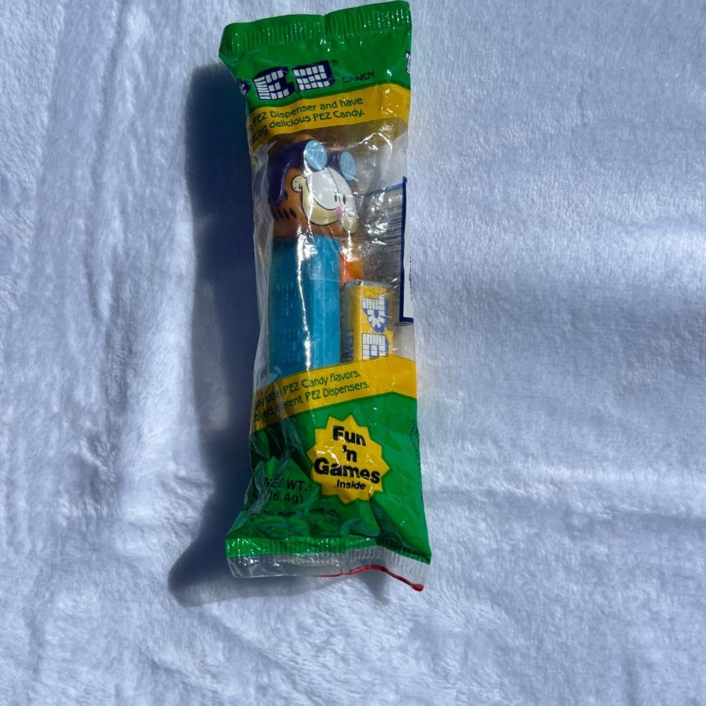 PEZ Garfield Dispenser Fun 'n Games‎ Candy in Package Vintage Collectible
